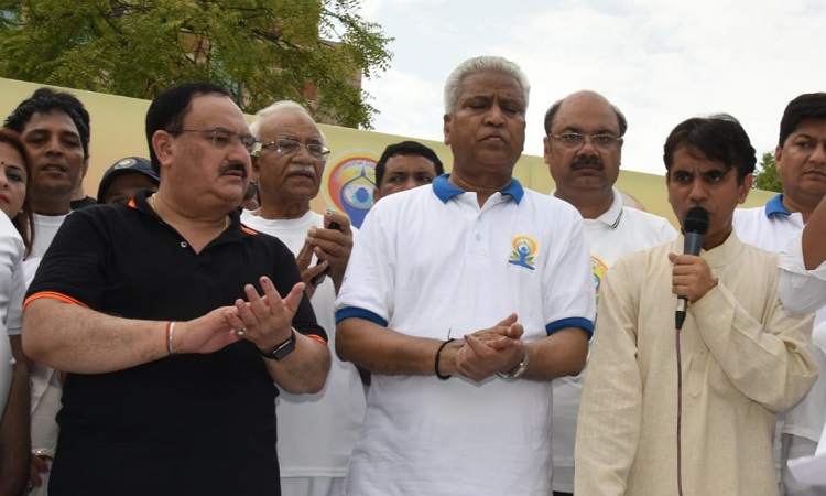 इस साल ऑन लाइन होगा अंतर्राष्ट्रीय योग दिवस, कोरोना पर ही केंद्रित रहेंगे योगाभ्यास इस साल ऑन लाइन होगा अंतर्राष्ट्रीय योग दिवस, कोरोना पर ही केंद्रित रहेंगे योगाभ्यास